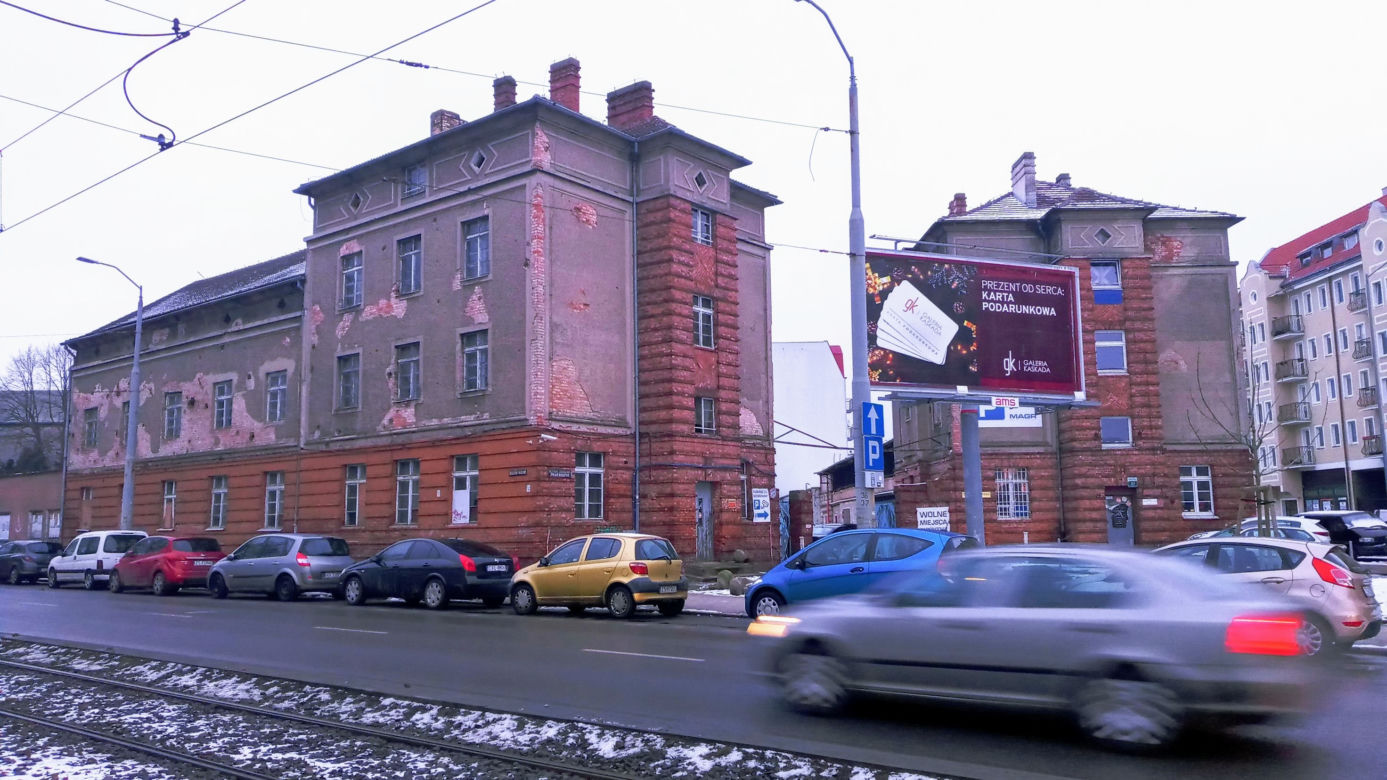 Pamiątki sprzed lat na murach w Szczecinie
