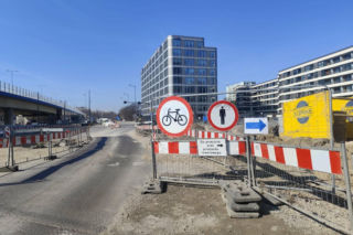 W Krakowie rowerzystka zginęła pod kołami ciężarówki. Zaskakująca decyzja w sprawie kierowcy