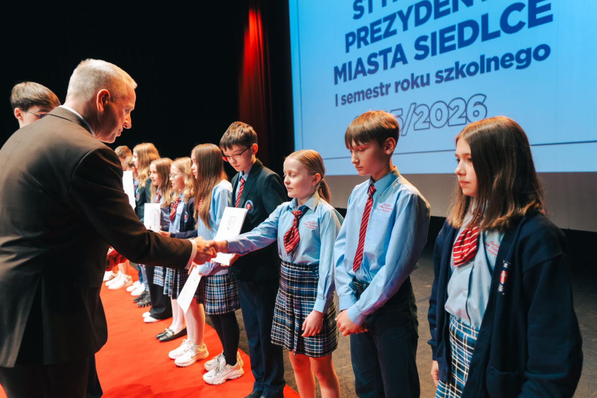 Najzdolniejsi uczniowie odebrali stypendia Prezydenta Miasta Siedlce