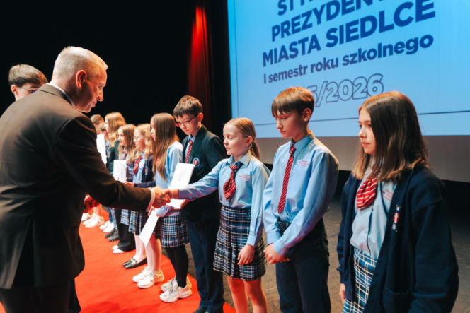 Najzdolniejsi uczniowie odebrali stypendia Prezydenta Miasta Siedlce