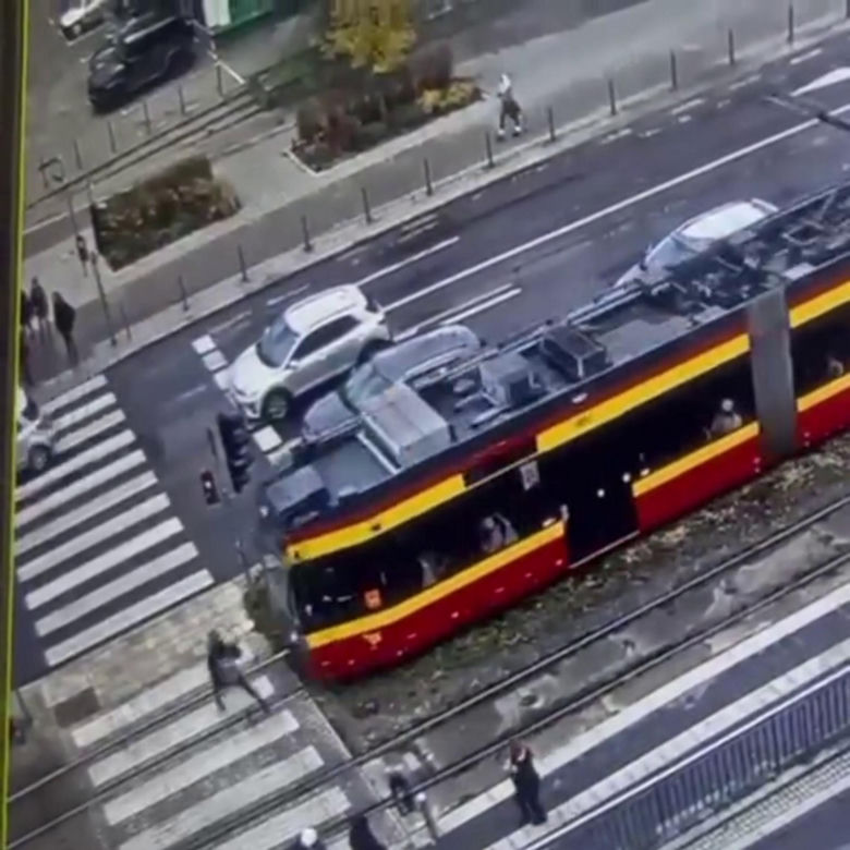 Łódź. Przerażające wypadki z udziałem pieszych. Jest wideo nagranie z tramwaju [ZDJĘCIA].