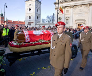 Przewiezienie trumien pary prezydenckiej