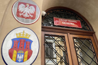 Godziny pracy urzędu w majówkę. Czy magistrat będzie otwarty?