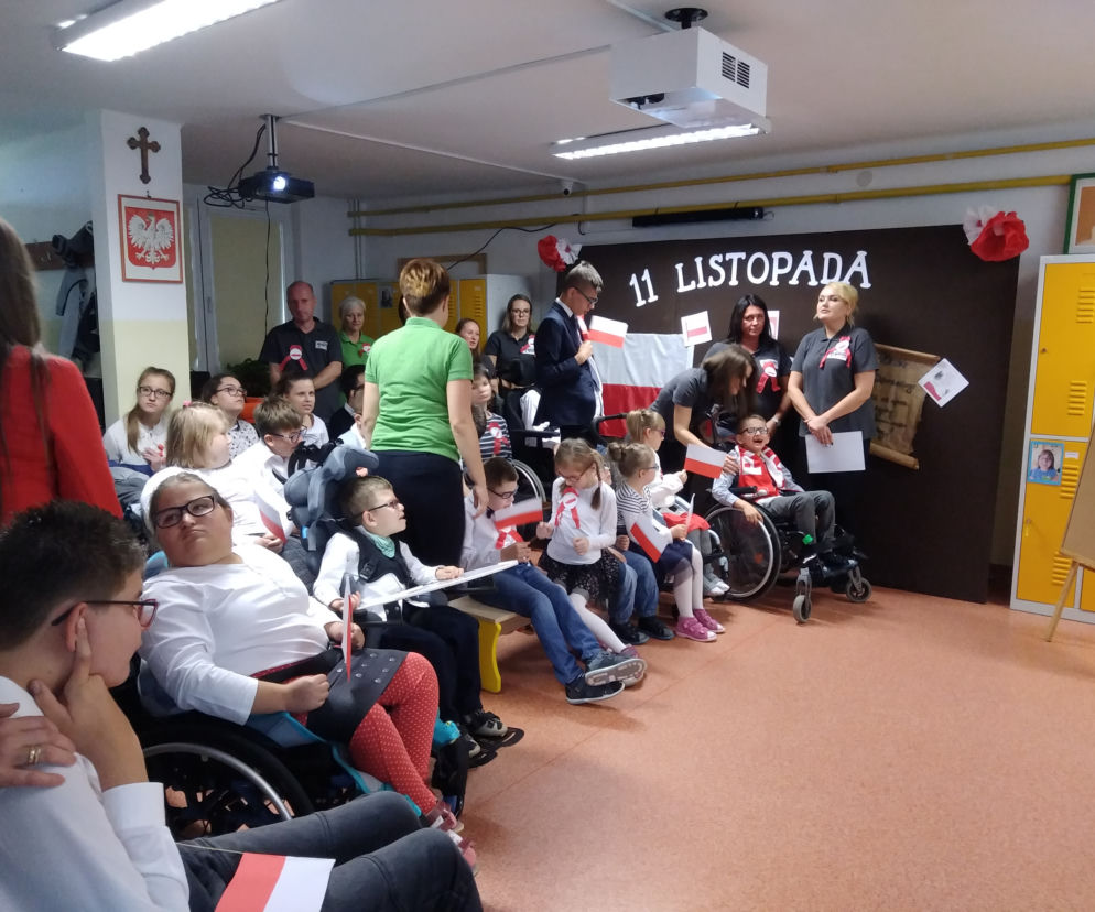 Głuchonieme dzieci zaśpiewały hymn. Wszystko dzięki nowoczesnej technologii