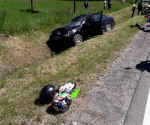 Zderzenie motocykla z samochodem osobowym we Frycowej