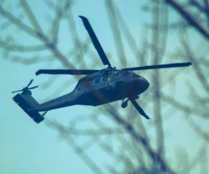 Śmigłowiec Black Hawk nad Krakowem i dziesiątki radiowozów na ulicach. Co się stało?