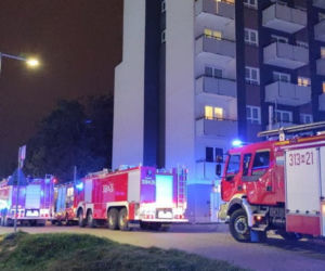 Po pożarze bloku na Woli mieszkańcy sfrustrowani. Wciąż nie możemy wrócić do własnych domów