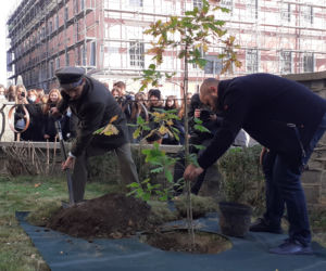 Zostawili listy potomnym i zasadzili drzewo. Święto Drzewa w Lublinie [GALERIA]