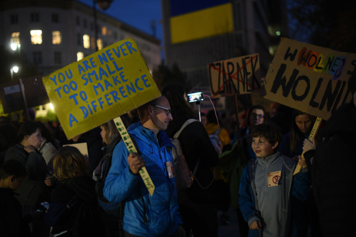 Lex Czarnek 2.0: Kilkaset osób protestuje przed Sejmem! 