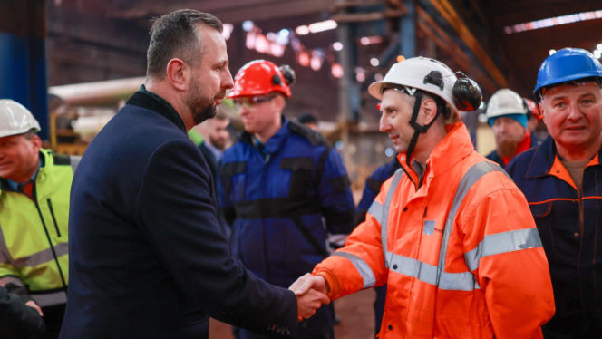 Nabycie Huty Częstochowa przez MON