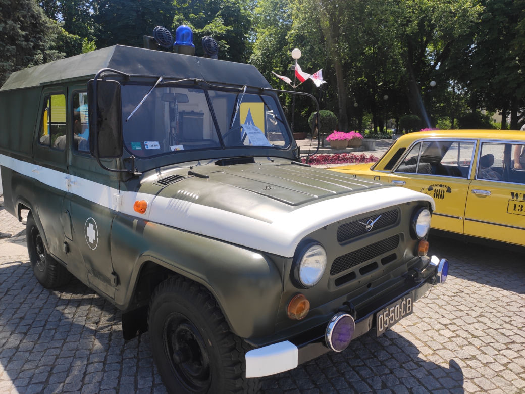 Obchody Czerwca '76 -  Piknik rodzinny "Przystanek PRL"