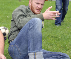 Tak zaczynał Eryk Lubos. Od dresiarza w Kiepskich do jednego z największych twardzieli polskiego kina