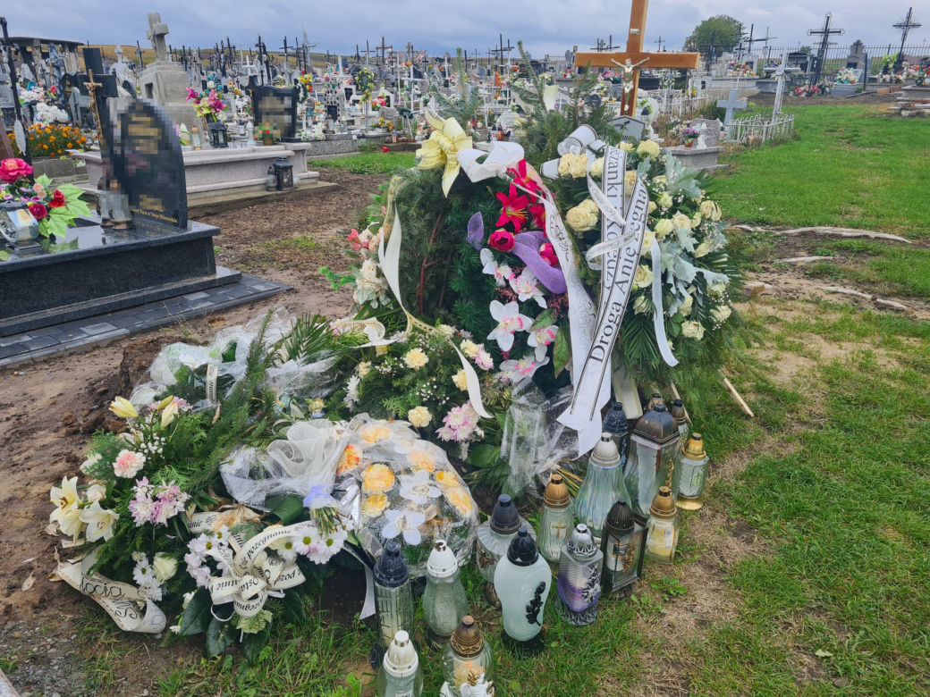 Anna została zabita w Przemyślu. Kwiaty zdobią jej grób [GALERIA]