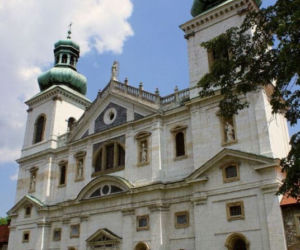 Ogrzewanie w ekologicznym klasztorze: pompy ciepła