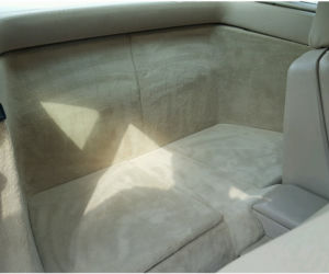 Mercedes 500 SL z przebiegiem niecałych 2000 km