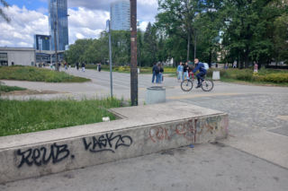Chodnik łączący Dworzec Centralny i metro Centrum w Warszawie