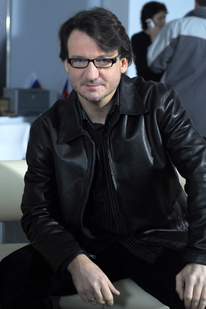 Robert Więckiewicz zaczynał w technikum budowlanym. Tak wyglądała jego niezwykła metamorfoza