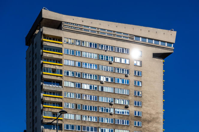 Blok Młotek na Smolnej 8 w Warszawie