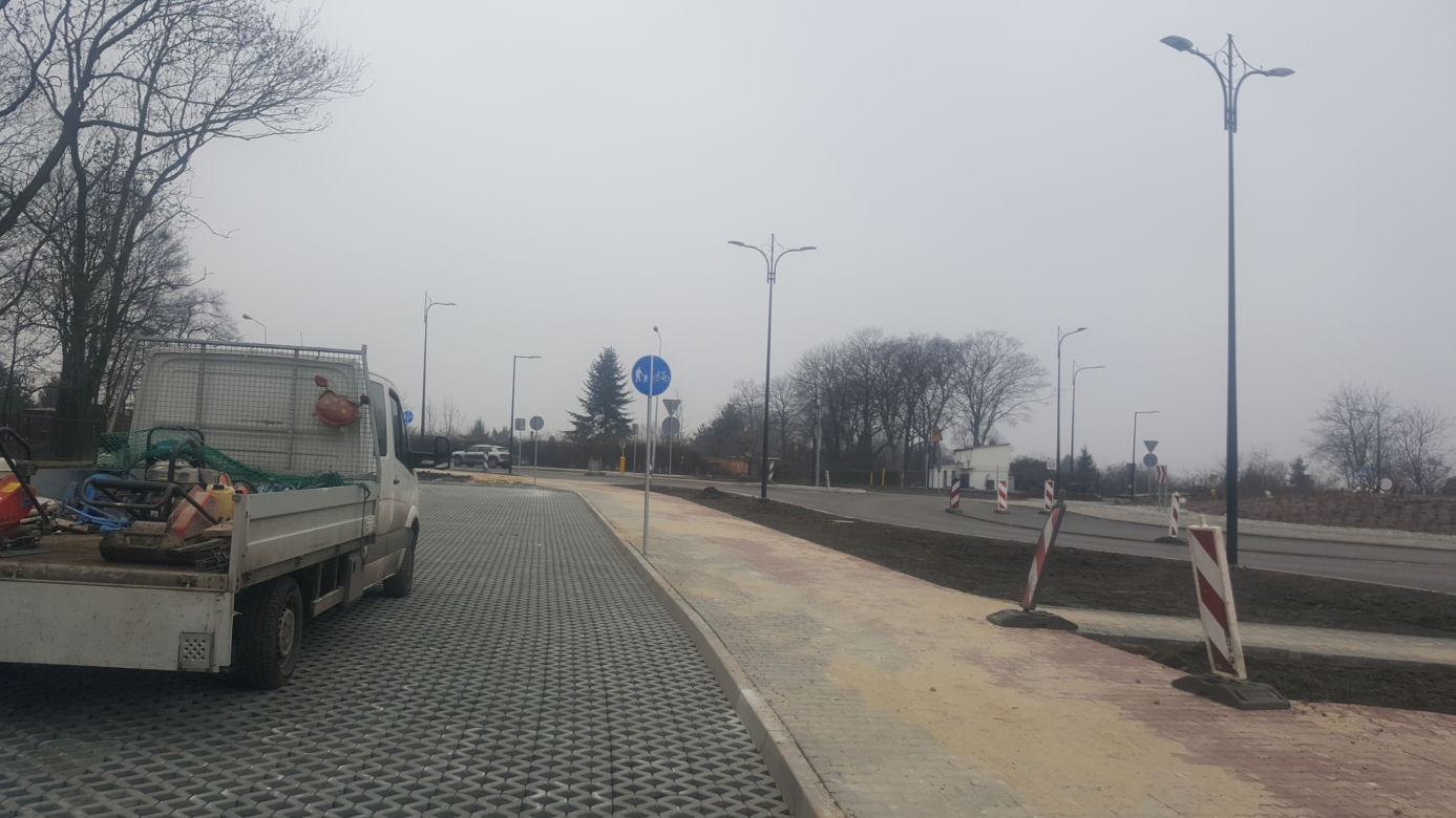 Dobiega końca budowa ronda w Rudzie Śląskiej. Inwestycja powstaje w ciągu ulicy Wolności