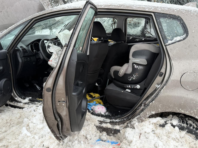 Wypadek autobusu miejskiego w Markach. Są ranni