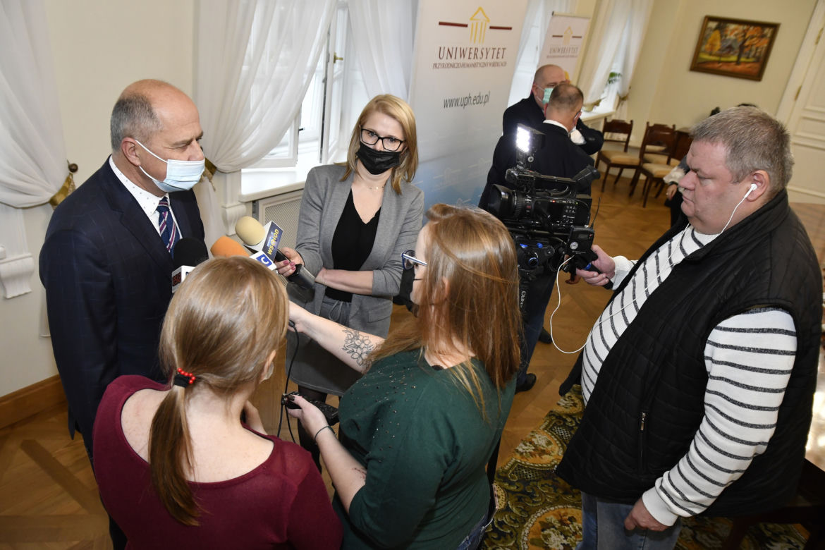 Podpisanie umowy o współpracy pomiędzy UPH i ZSP nr 1 w Siedlcach