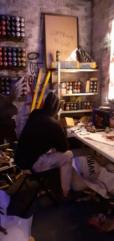 Odwiedziłam wystawę Banksy'ego przy Hali Stulecia. Byłam zachwycona! [ZDJĘCIA]