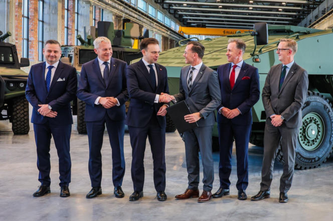 Rosomak z gigantycznym wsparciem 57 mln zł. Zwiększenie produkcji i linia dla Legwanów