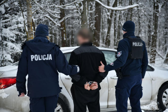 Policjanci zlikwidowali laboratorium narkotykowe. Zatrzymano trzy osoby, zabezpieczono 720 kg „kryształu”