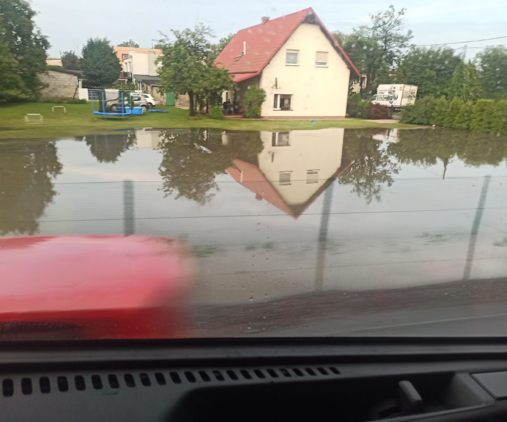​Osiedle Gronowo pod wodą po oberwaniu chmury