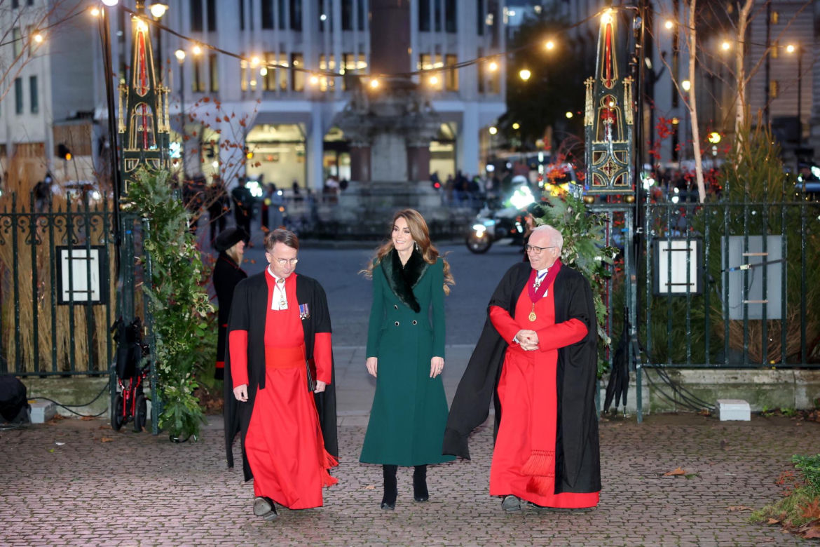 Kate i William z dziećmi na świątecznym koncercie