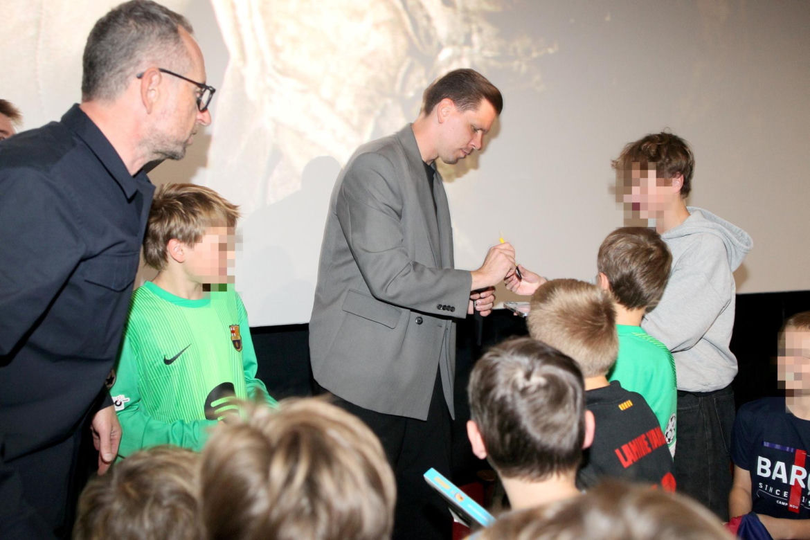 Szczęsny biegnie na premierę filmu