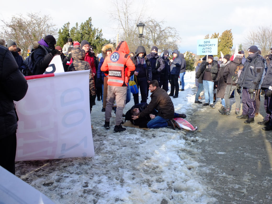 Protest antyszczepionkowców w Lublinie. Początek był przerażający