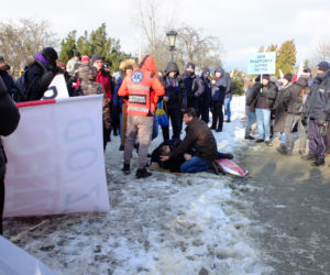 Protest antyszczepionkowców w Lublinie. Początek był przerażający
