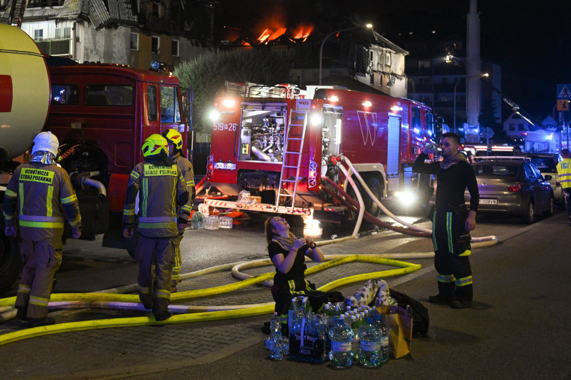 Pożar bloku w Ząbkach. Przerażające zdjęcia z miejsca tragedii