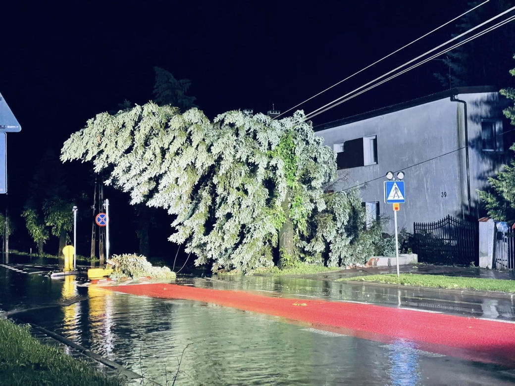 Skutki nocnej burzy w pow. kraśnickim
