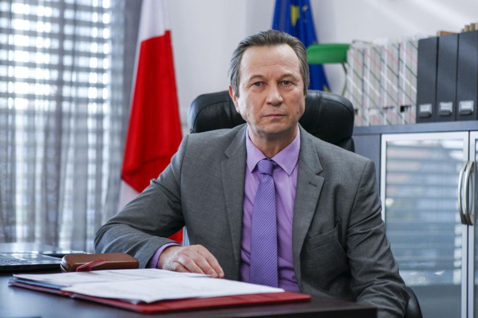 Piotr Cyrwus kiedyś i dziś. Tak przez lata zmieniał się aktor znany z roli Ryśka w "Klanie"