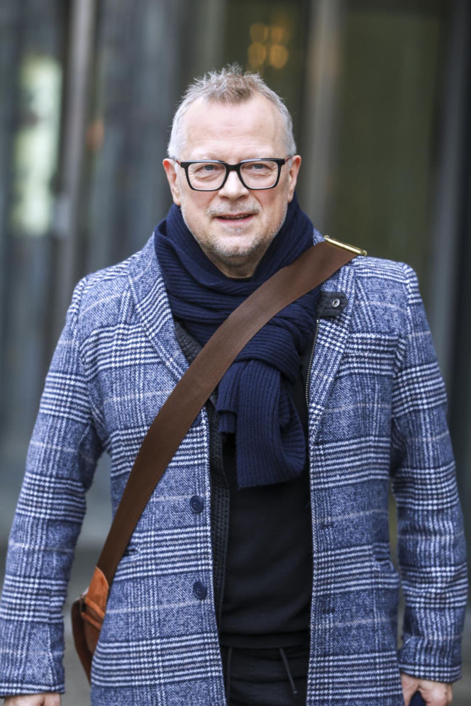 Sportowcy i aktorzy pod siedzibą TVN