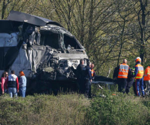 Francja/ Zderzenie pociągu TGV z ciężarówką - zginął maszynista, 27 osób rannych.