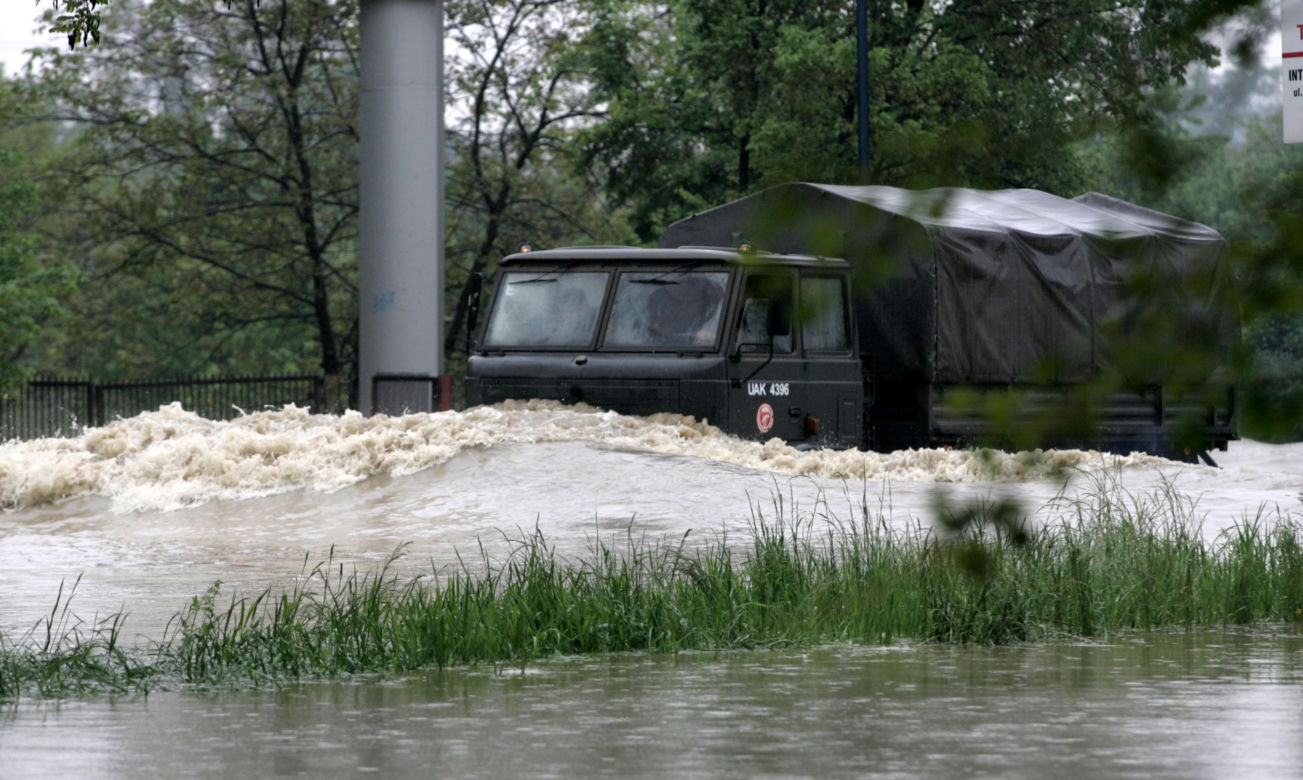 Tak Kraków walczył z ogromną powodzią w 2010