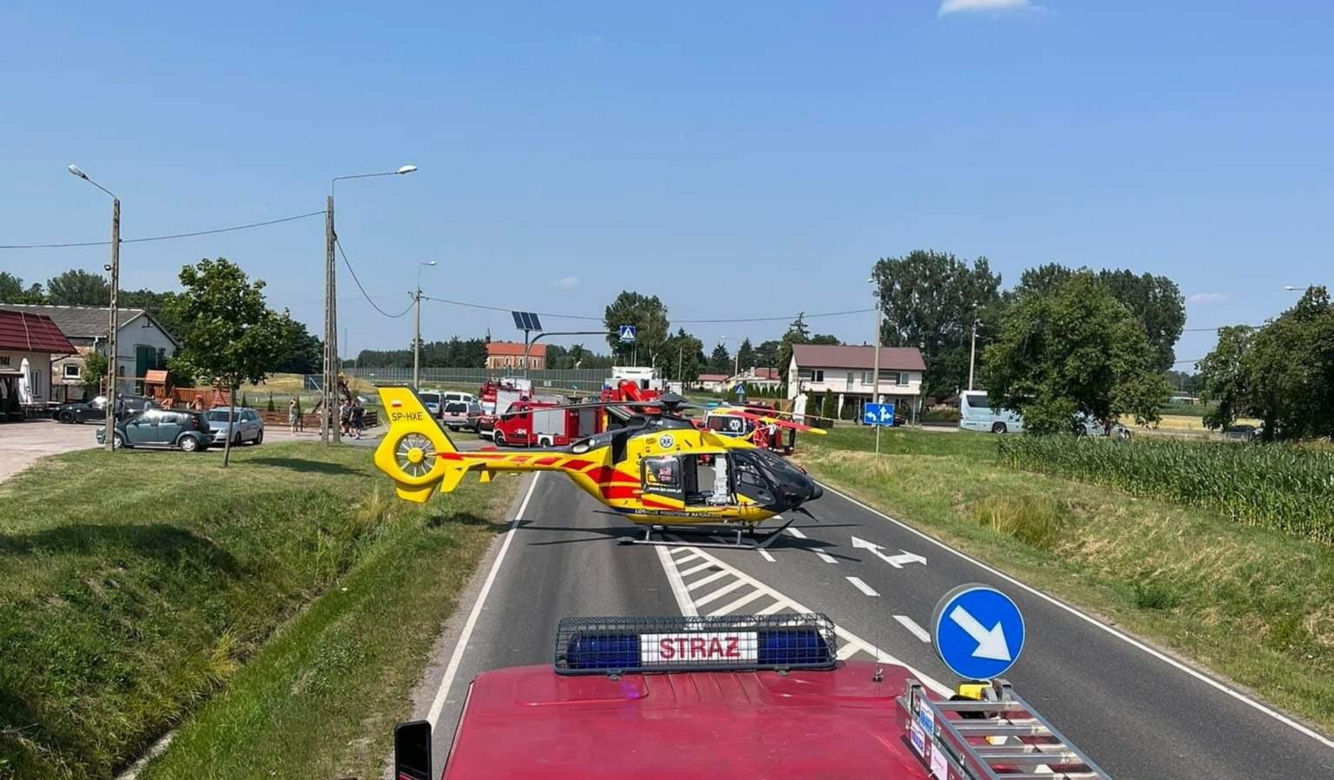 Śmiertelny wypadek pod Płockiem! Jedna kobieta zginęła, a druga została ciężko ranna w zderzeniu audi z tirem [ZDJĘCIA]