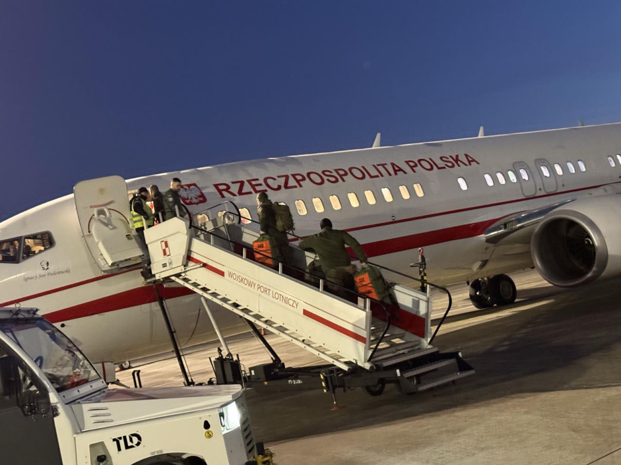 Dwa samoloty Sił Zbrojnych w drodze do Omanu po Polaków
