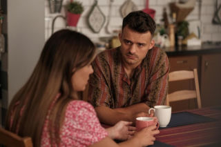 Barwy szczęścia, odcinek 3303. Agata (Natalia Zambrzycka), Ignacy (Olaf Staszkiewicz)