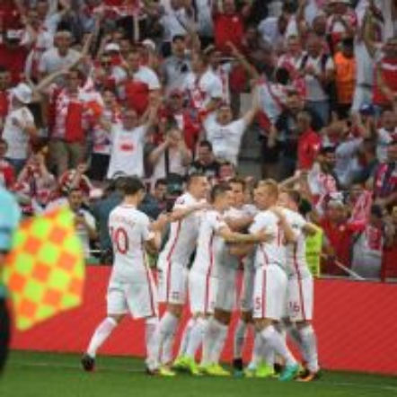 Mecze Polski 2016/2017 w piłce nożnej. Z kim zagra Polska? 