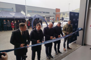 Rocznie będzie tu można produkować 80 tys. sztuk broni. Otwarto nową hale radomskiej Fabryki Broni 