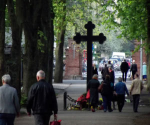 Zabytkowy krzyż na Cmentarzu Centralnym w Szczecinie