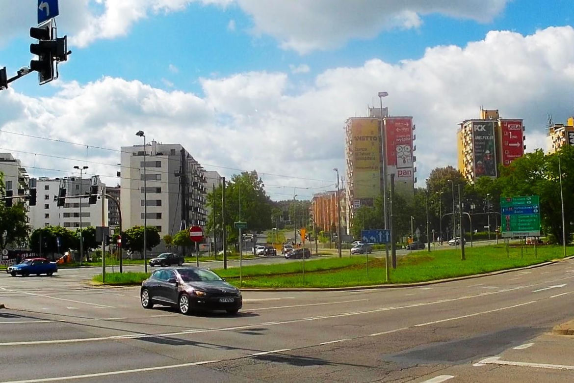 Plac Szyrockiego jest przekleństwem pieszych. Radny interweniuje