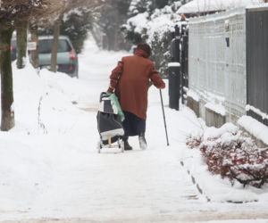 Gołoledź paraliżuje Polskę