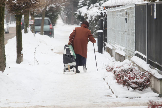Gołoledź paraliżuje Polskę