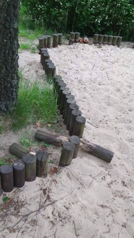 Bełchatów: Straż miejska interweniowała na leśniej BIBIE młodzieży. Inni demolowali plac zabaw! 