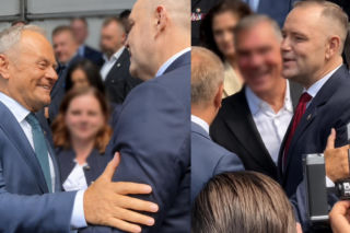 Tusk chwycił Nawrockiego za biceps. Reakcja prezydenta przyciąga uwagę